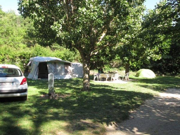 Camping Le Chambron - Emplacements