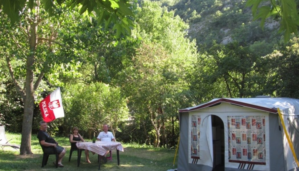 Camping Le Chambron - Emplacements